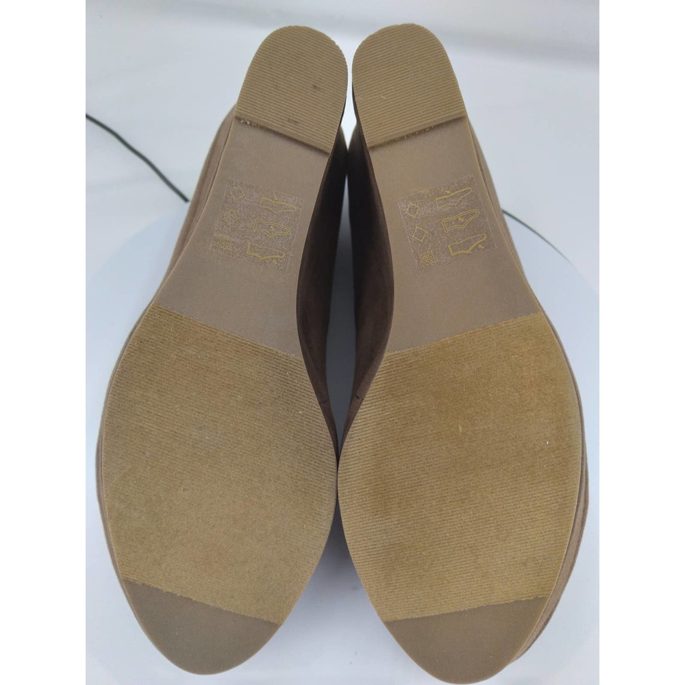 NIB Maurices 3.5" closed toe wedge Tan size 8 - Picture 6 of 6